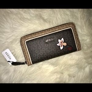 NWT GUESS wallet